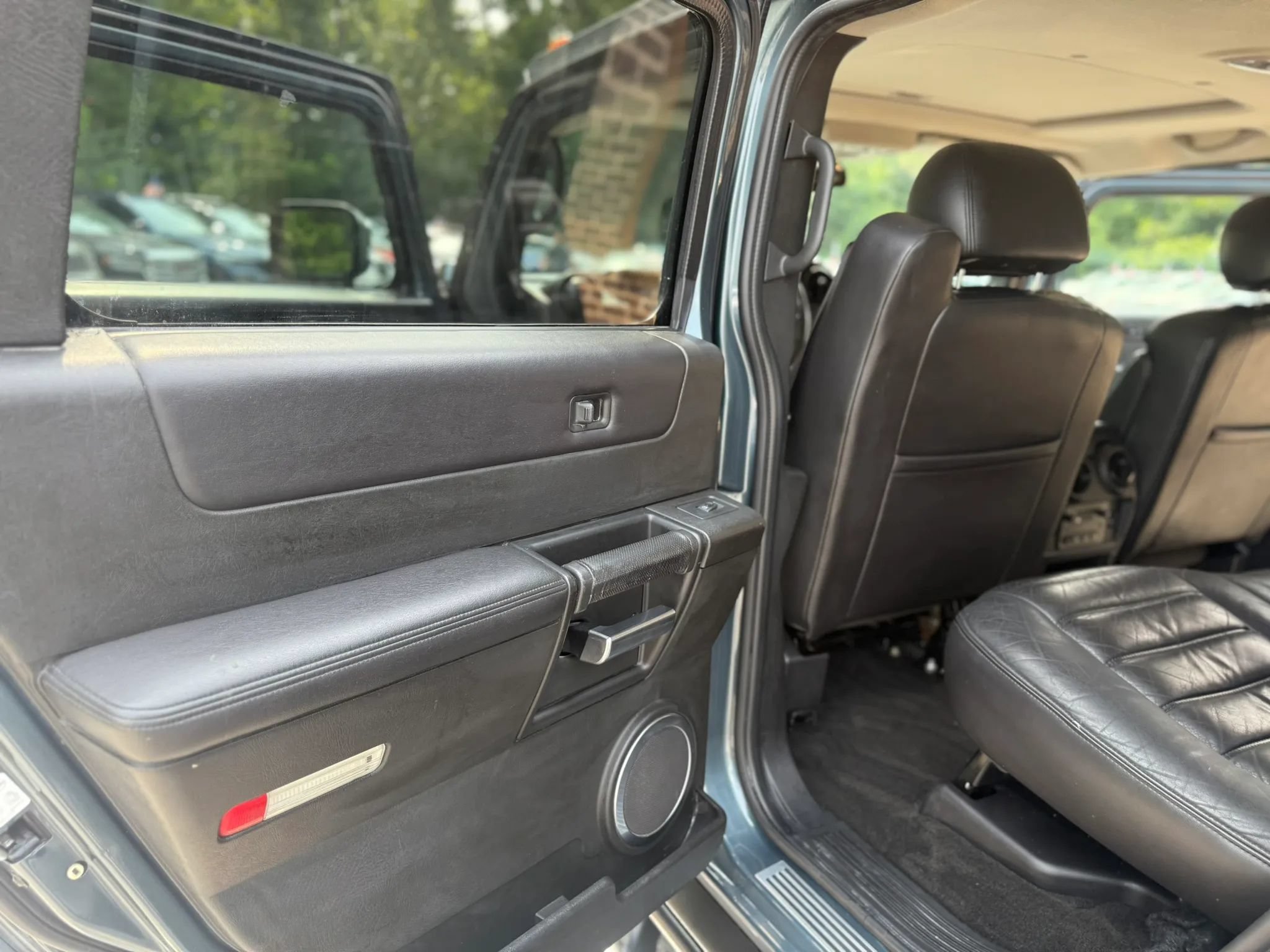 Used 2005 HUMMER H2 w/ Preferred Equipment Group AWD/4WD image 35