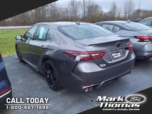 Used 2022 Toyota Camry XSE image 3