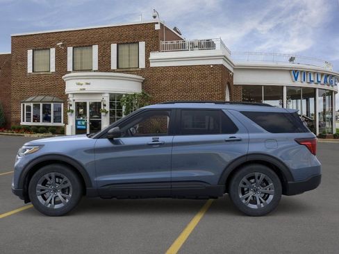 New 2026 Ford Explorer Active AWD/4WD image 3