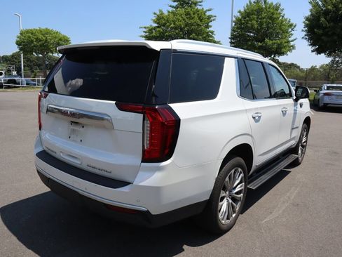 Used 2021 GMC Yukon Denali w/ Denali Ultimate Package AWD/4WD image 3