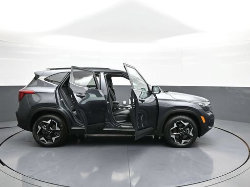 Certified 2024 Kia Seltos EX AWD/4WD image 42