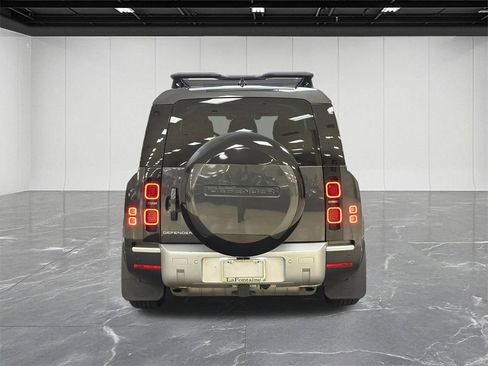 Used 2024 Land Rover Defender 130 S image 7