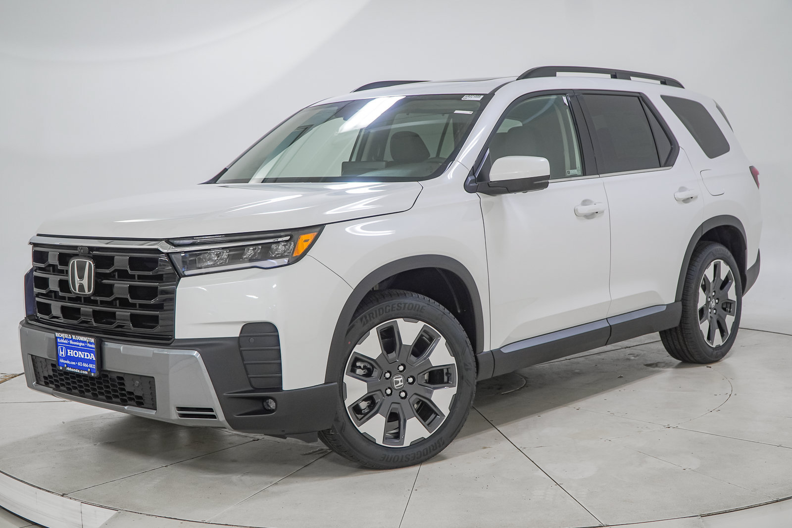 New 2026 Honda Pilot Touring image 1