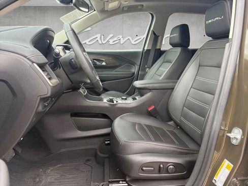 Certified 2024 GMC Terrain Denali w/ Denali Premium Package AWD/4WD image 15