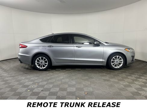 Used 2020 Ford Fusion SE image 7
