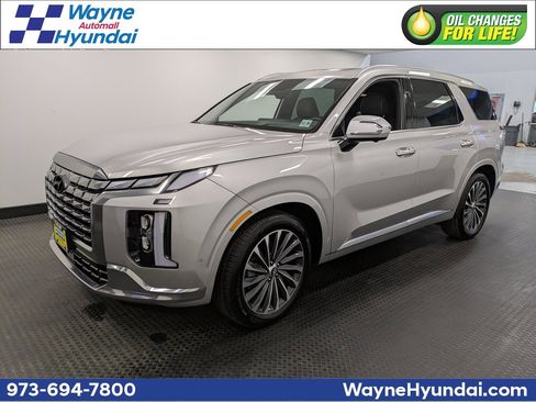 Used 2024 Hyundai Palisade Calligraphy image 1