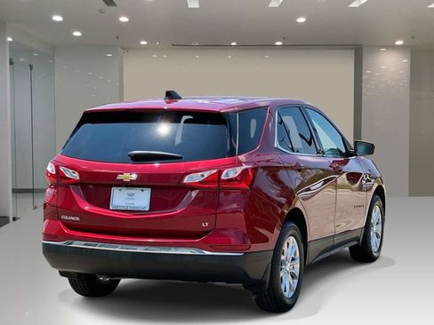 Used 2020 Chevrolet Equinox LT w/ LPO, Floor Liner Package FWD image 4