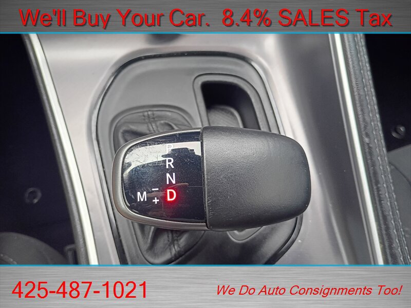 Used 2019 Dodge Challenger SXT RWD image 15