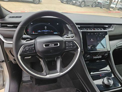 Used 2024 Jeep Grand Cherokee L Laredo AWD/4WD image 17