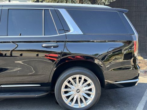 Used 2021 Cadillac Escalade Luxury image 12