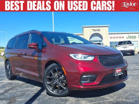 Used 2021 Chrysler Pacifica Touring-L w/ Uconnect Theater Family Group FWD image 1