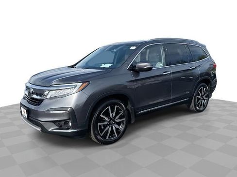 Used 2019 Honda Pilot Touring image 1