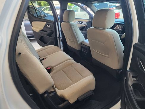 Used 2022 Chevrolet Traverse LS FWD image 13