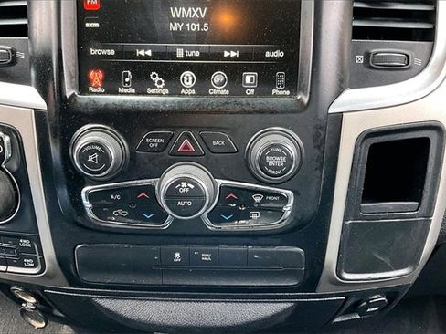 Used 2017 RAM 1500 Classic SLT image 21