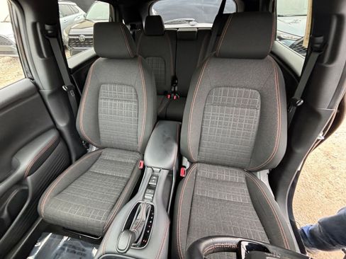 Used 2025 Honda HR-V Sport image 35