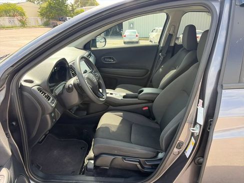 Used 2021 Honda HR-V EX image 9
