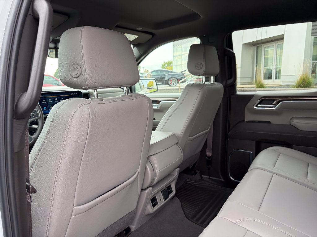 Used 2024 Chevrolet Silverado 1500 LT w/ Leather Package AWD/4WD image 14