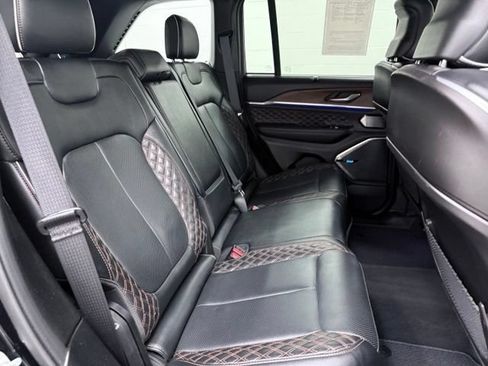 Used 2022 Jeep Grand Cherokee Summit w/ Luxury Tech Group V AWD/4WD image 21