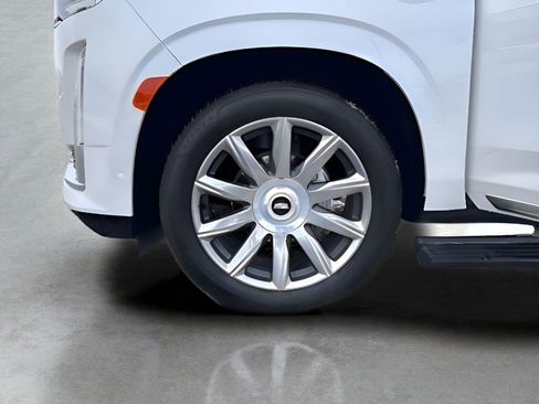 Used 2024 Cadillac Escalade Premium Luxury Platinum image 10