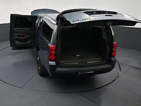 Used 2019 Chevrolet Suburban Premier AWD/4WD image 32