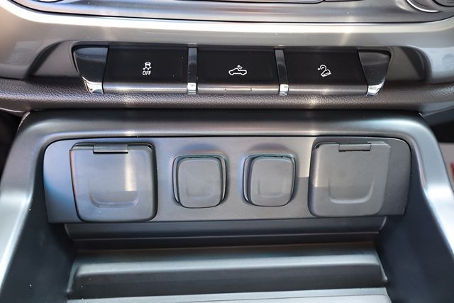 Used 2018 Chevrolet Silverado 1500 LTZ AWD/4WD image 22