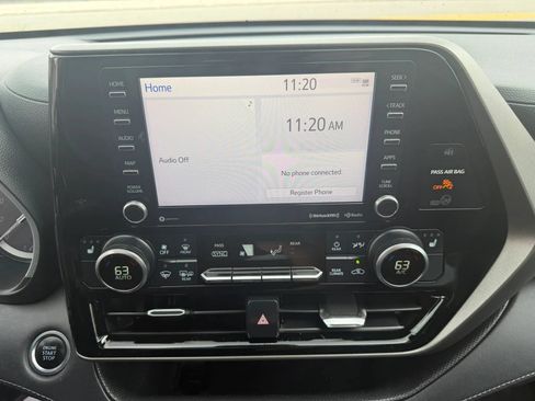 Used 2020 Toyota Highlander XLE AWD/4WD image 26