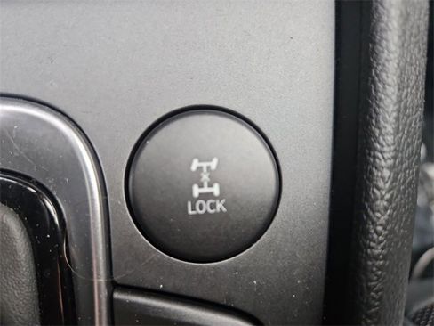 Used 2022 Hyundai Kona Limited image 34