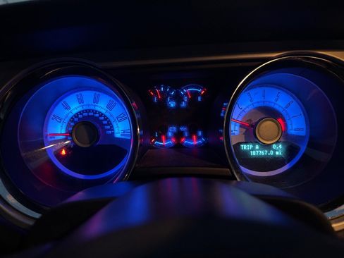 Used 2010 Ford Mustang GT image 13