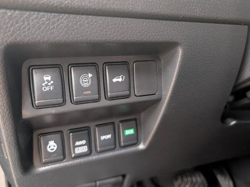 Used 2017 Nissan Rogue SV AWD/4WD image 11