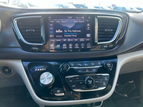 Used 2019 Chrysler Pacifica Touring-L Plus w/ Advanced Safetytec Group image 14