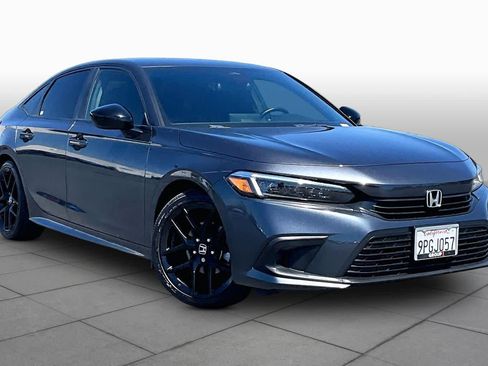 Used 2022 Honda Civic Sport image 2