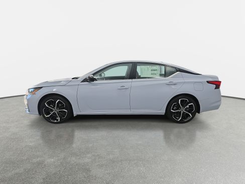New 2025 Nissan Altima 2.5 SR w/ SR Premium Package image 8