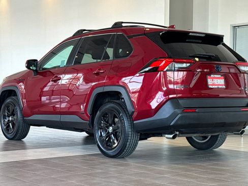 Certified 2021 Toyota RAV4 XLE w/ Convenience Package AWD/4WD image 6