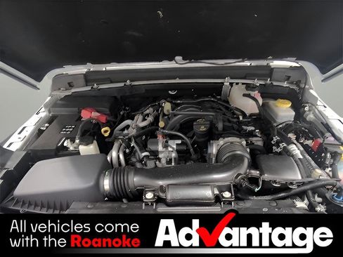 Used 2022 Jeep Wrangler Unlimited Sport w/ Xtreme Recon 35" Tire Package image 32