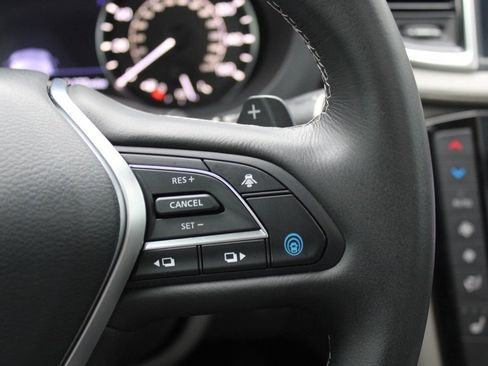 Certified 2025 INFINITI QX50 Luxe image 16