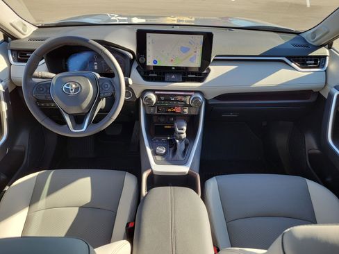 Used 2025 Toyota RAV4 Limited image 17