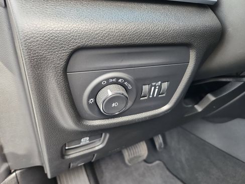 Used 2025 Jeep Grand Cherokee Limited w/ Trailer Tow Package image 31