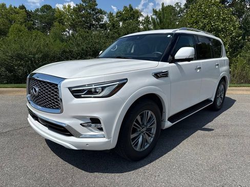 Used 2022 INFINITI QX80 Luxe w/ All-Season Package RWD image 3