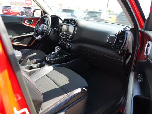 Used 2020 Kia Soul GT-Line Turbo FWD image 29