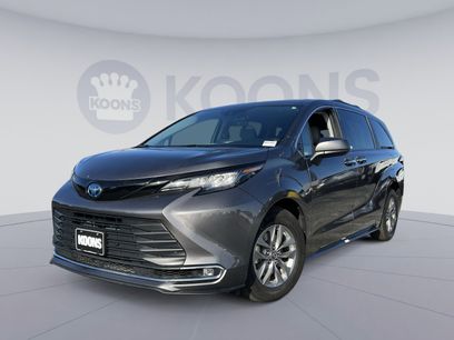 Used 2022 Toyota Sienna XLE