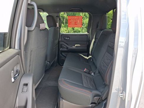Certified 2023 Nissan Frontier PRO-4X w/ Pro Convenience Package AWD/4WD image 11