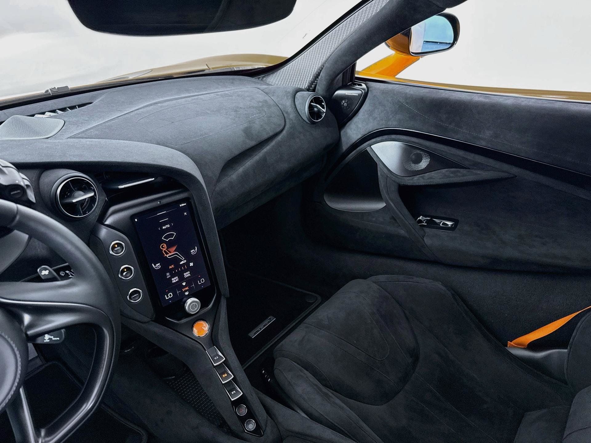 Used 2025 McLaren 750S RWD image 24