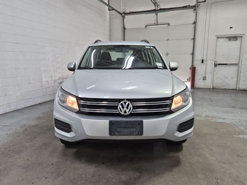 Used 2017 Volkswagen Tiguan Limited w/ Premium Package AWD/4WD image 12