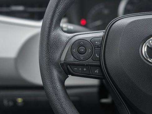 Used 2020 Toyota Corolla LE image 26