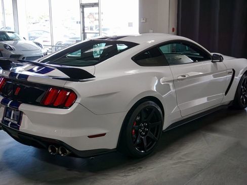 Used 2016 Ford Mustang Shelby GT350R w/ GT350R Equipment Group 920A RWD image 7