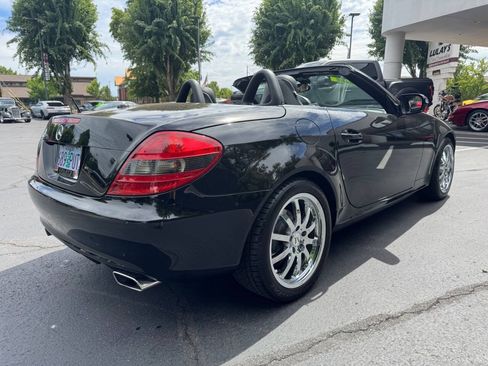 Used 2010 Mercedes-Benz SLK 300 image 9