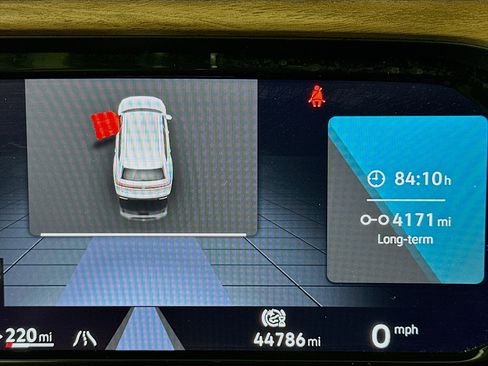 Used 2025 Volkswagen Atlas SE image 19