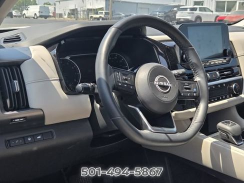 Used 2024 Nissan Pathfinder SL w/ SL Premium Package FWD image 10