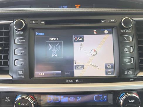 Used 2015 Toyota Highlander Limited AWD/4WD image 28