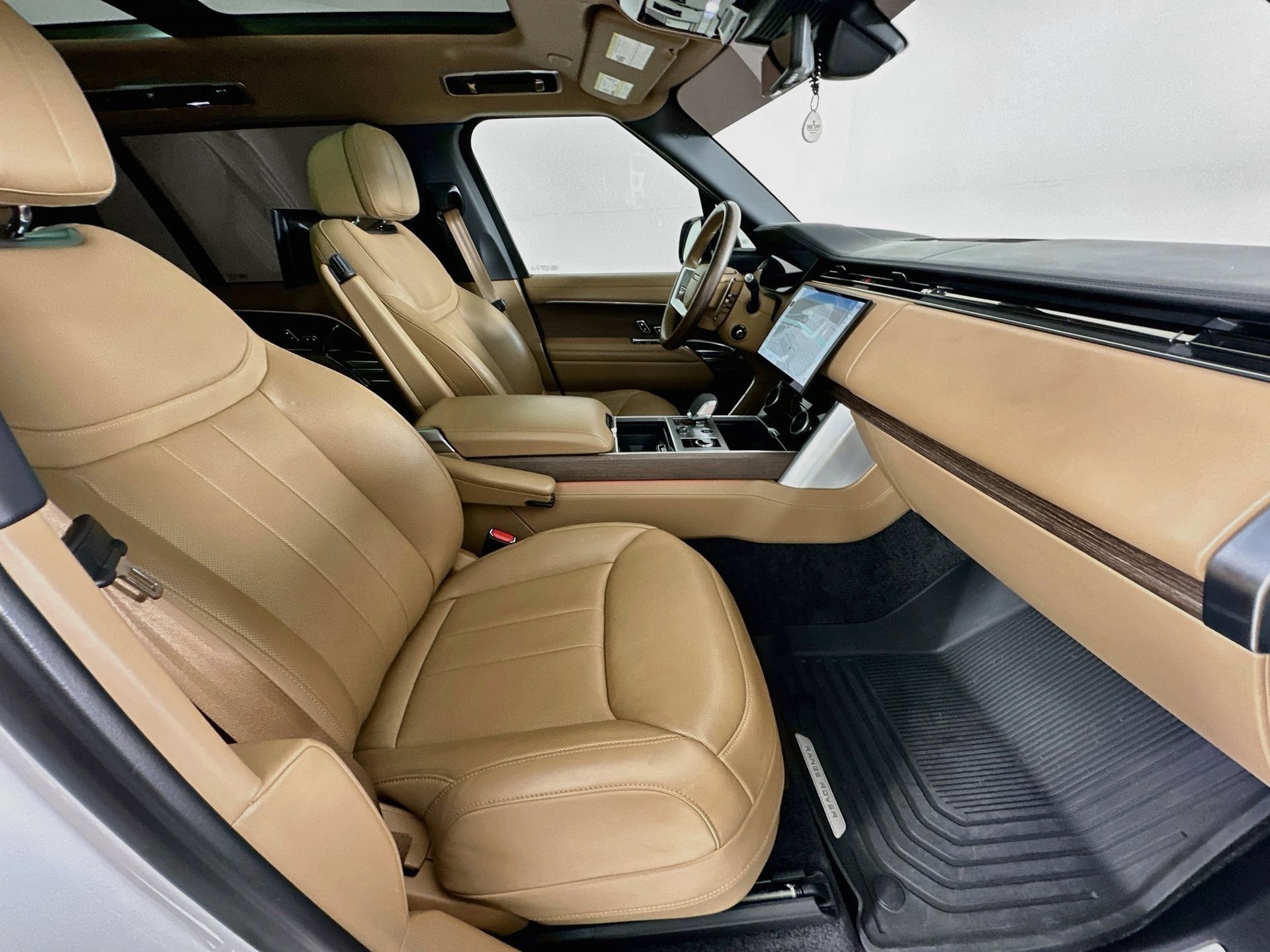 Used 2023 Land Rover Range Rover Long Wheelbase Autobiography AWD/4WD image 32